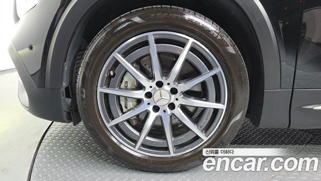 Mercedes-Benz GLB-Class X247 AMG GLB35 4MATIC - фото 4