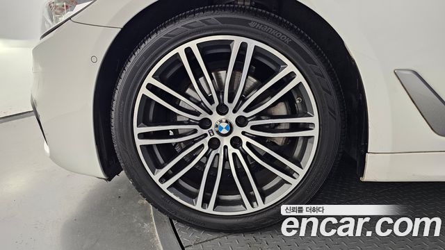 BMW 5-Series G30 520d M Sport Package Plus - фото 4
