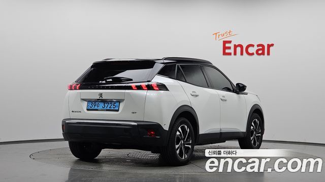 Peugeot 2008 2-го поколения EV GT - фото 0
