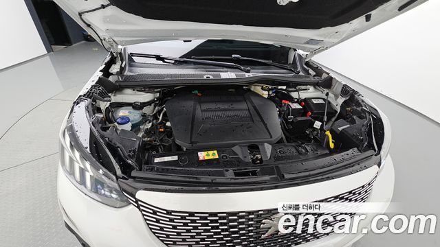 Peugeot 2008 2-го поколения EV GT - фото 4
