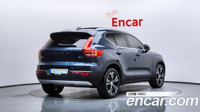 Volvo XC40 B4 Inscription - фото 1