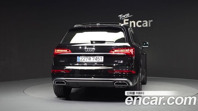 Audi Q5 FY 45 TFSI Quattro Premium - фото 3