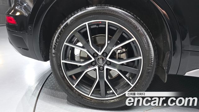 Audi Q5 FY 45 TFSI Quattro Premium - фото 4