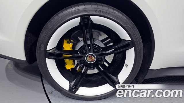 Porsche Taycan 4S - фото 4