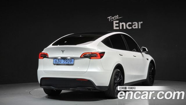 Tesla Model Y RWD - фото 1