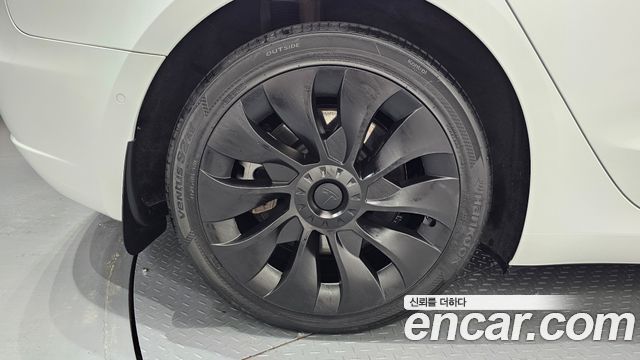 Tesla Model 3 Standard Range Plue RWD - фото 4