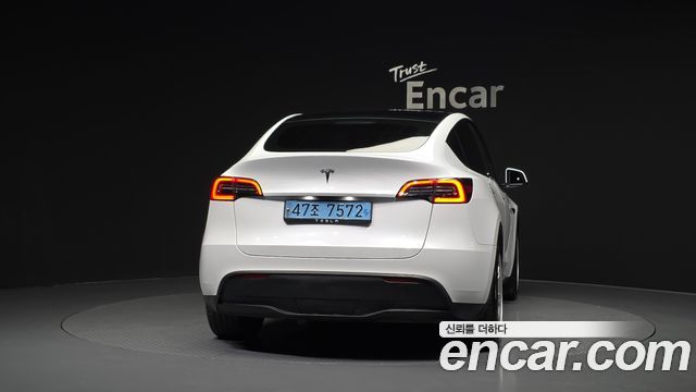 Tesla Model Y RWD - фото 3