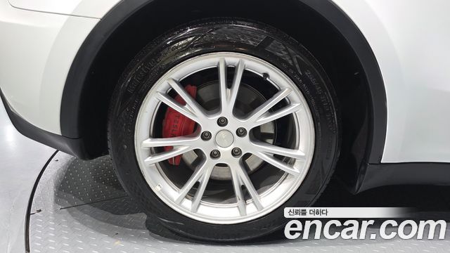 Tesla Model Y RWD - фото 4