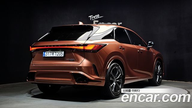 Lexus RX 5-го поколения F-Sport - фото 1