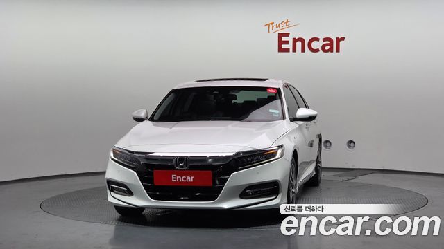 Honda Accord 10-го поколения 2.0 Hybrid Touring - фото 2