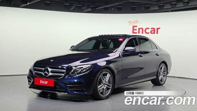 Mercedes-Benz E-Class W213 E300 AMG Line - фото 0