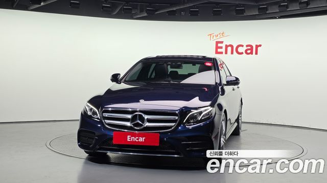 Mercedes-Benz E-Class W213 E300 AMG Line - фото 2