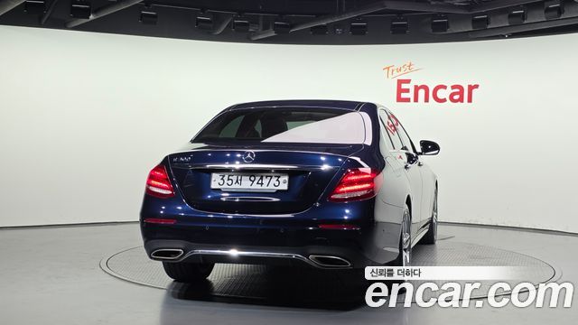 Mercedes-Benz E-Class W213 E300 AMG Line - фото 3