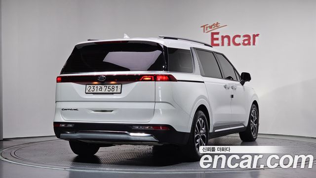 Kia Carnival 4-го поколения 9-Seater Noblesse - фото 1