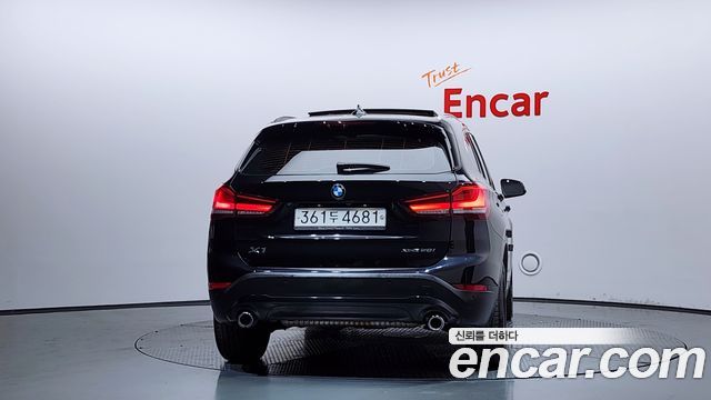 BMW X1 F48 xDrive 20i Advantage - фото 3