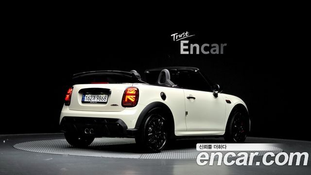 Mini Cooper Convertible JCW 3rd - фото 1