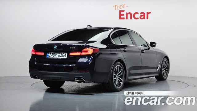 BMW 5-Series G30 520i M Sport - фото 1
