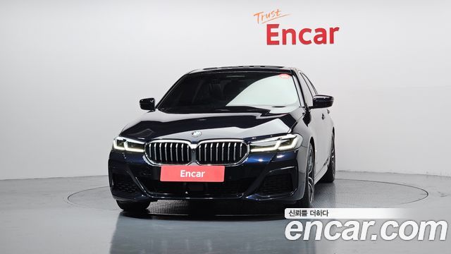 BMW 5-Series G30 520i M Sport - фото 2