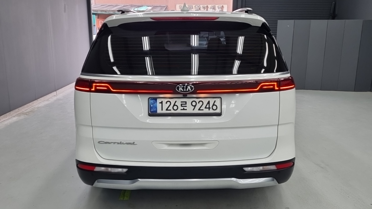 Kia Carnival 4-го поколения 9-Seater Signature - фото 3