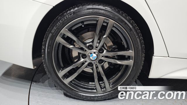 BMW 3-Series F30 320d Touring M Performence - фото 4