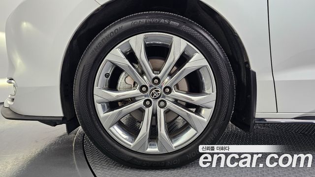 Toyota Sienna 4-го поколения 2.5 Hybrid 2WD - фото 4