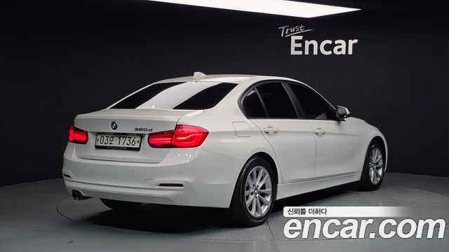 BMW 3-Series F30 320d - фото 1