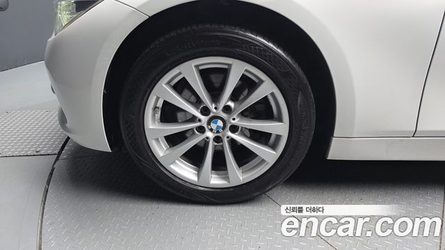 BMW 3-Series F30 320d - фото 4