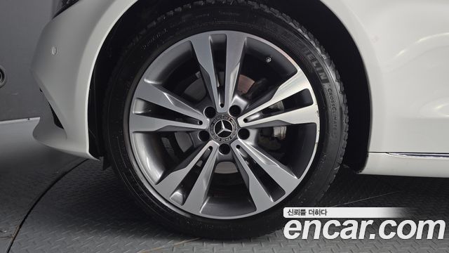 Mercedes-Benz C-Class W205 C220 d 4MATIC - фото 3