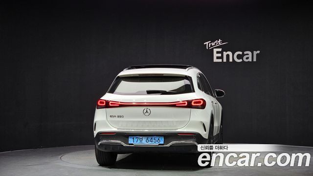 Mercedes-Benz EQA H243 EQA250 AMG Line - фото 3