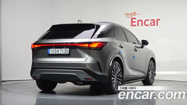 Lexus RX 5-го поколения Luxury - фото 1