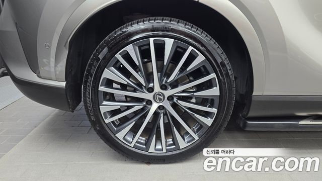 Lexus RX 5-го поколения Luxury - фото 4