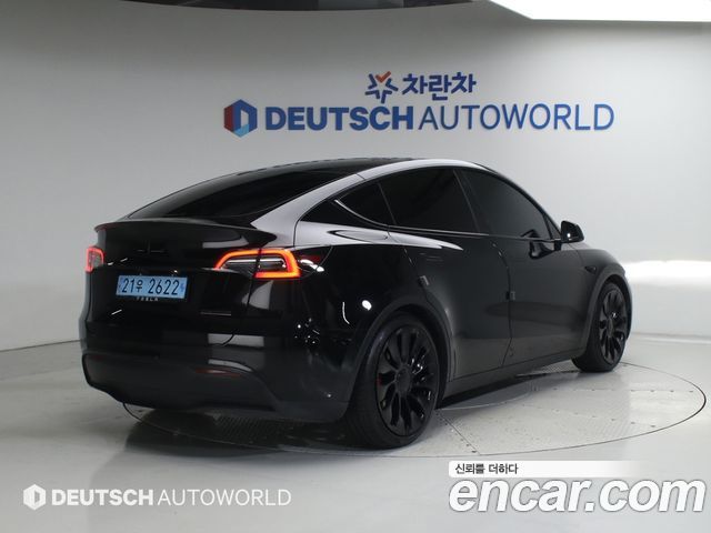 Tesla Model Y Performance AWD - фото 1