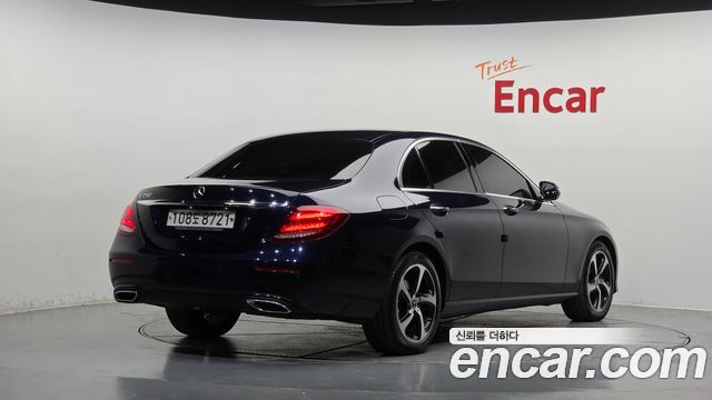 Mercedes-Benz E-Class W213 E250 Avantgarde - фото 1