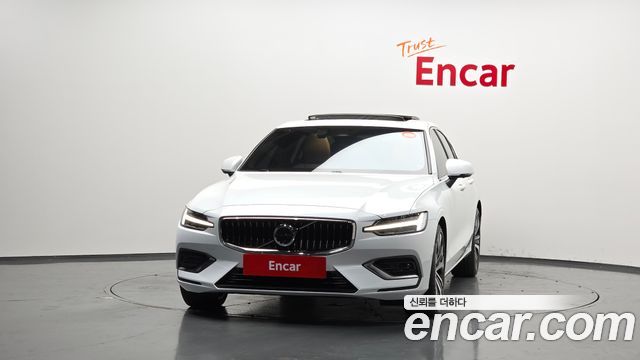 Volvo S60 3-го поколения B5 Ultra Bright - фото 2