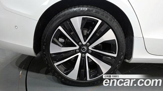 Volvo S60 3-го поколения B5 Ultra Bright - фото 4