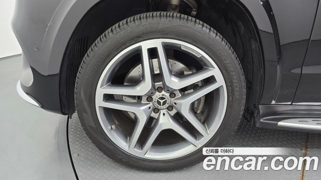 Mercedes-Benz GLS-Class X166 GLS350 d 4MATIC - фото 4
