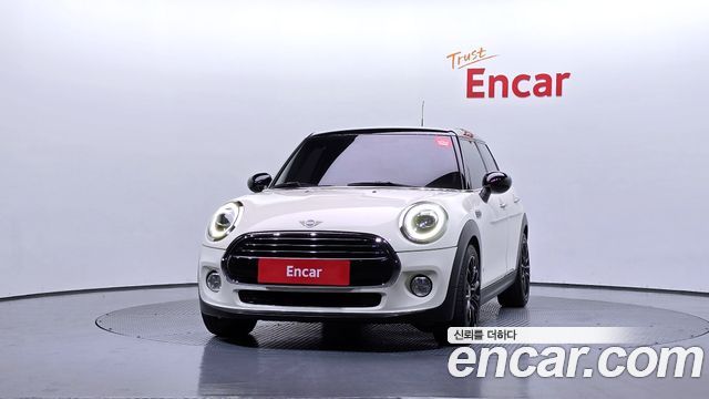 Mini Cooper 5Door Standard 3rd - фото 2