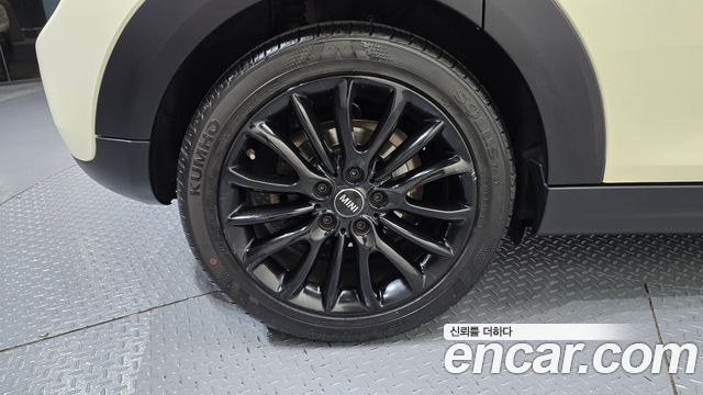 Mini Cooper 5Door Standard 3rd - фото 4