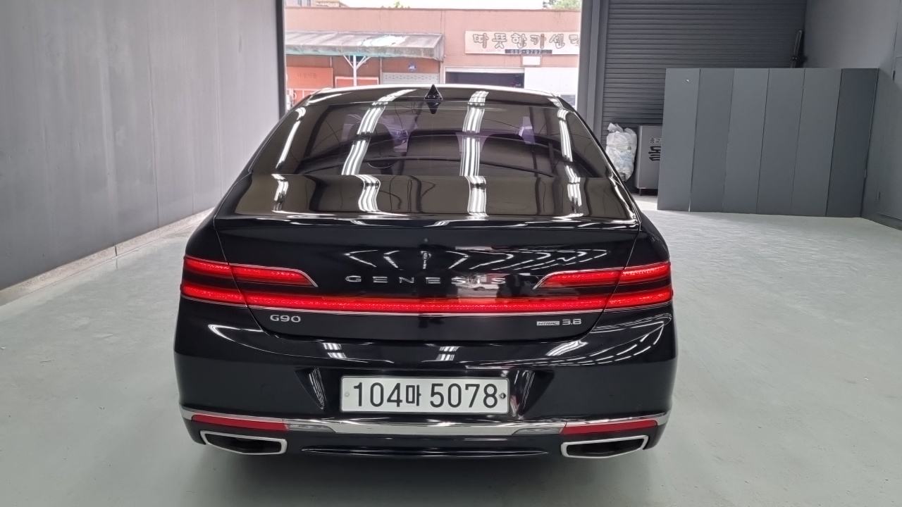 Genesis G90 3.8 AWD Premium Luxury - фото 3