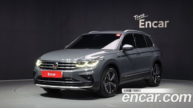 Volkswagen Tiguan 2-го поколения 2.0 TDI Premium - фото 0