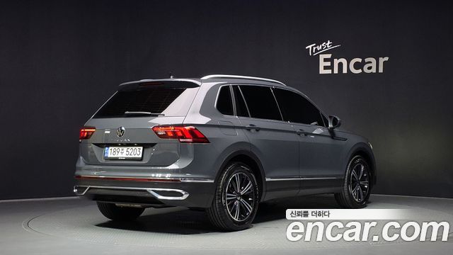 Volkswagen Tiguan 2-го поколения 2.0 TDI Premium - фото 1