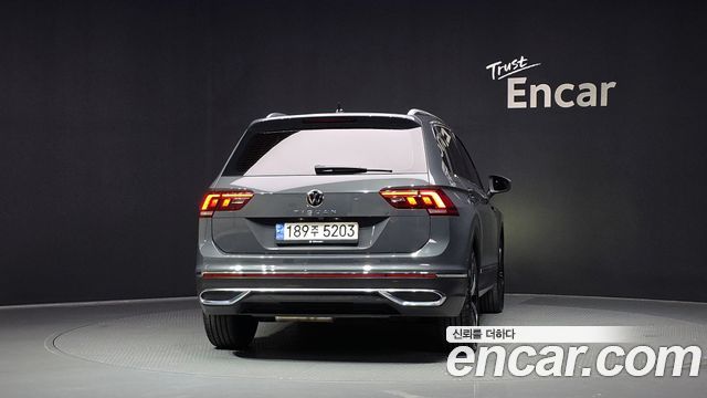 Volkswagen Tiguan 2-го поколения 2.0 TDI Premium - фото 3