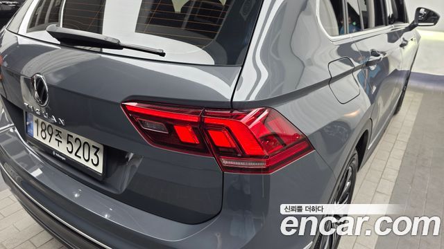 Volkswagen Tiguan 2-го поколения 2.0 TDI Premium - фото 4