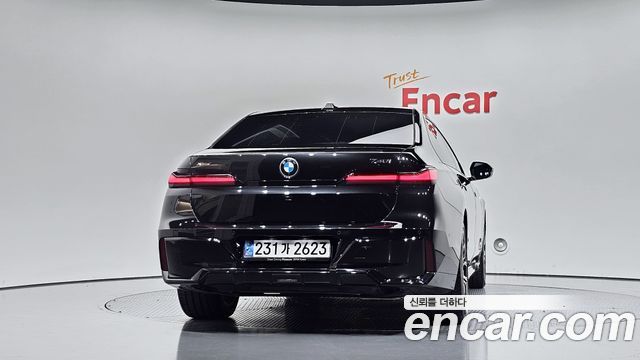 BMW 7-Series G70 740i xDrive M Sport Limited - фото 2