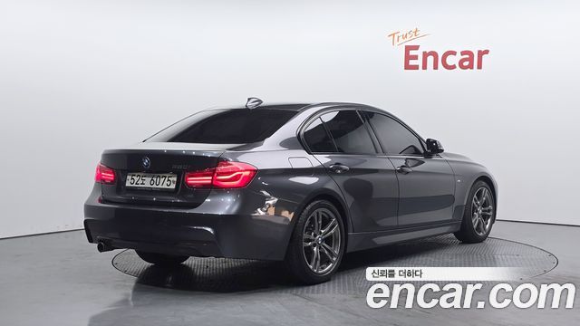 BMW 3-Series F30 320i M Sport - фото 1