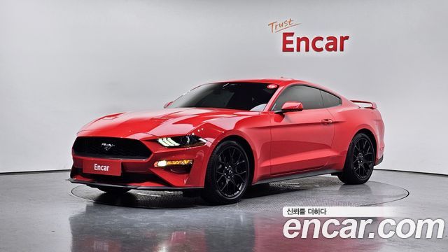 Ford Mustang Coupe - фото 0