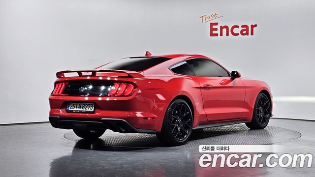 Ford Mustang Coupe - фото 1