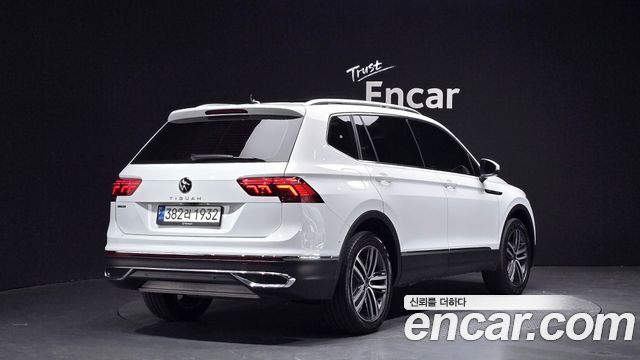 Volkswagen Tiguan 2.0 TSI Prestige - фото 1