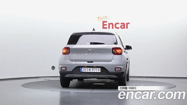 Hyundai Venue 1,6 Premium - фото 3
