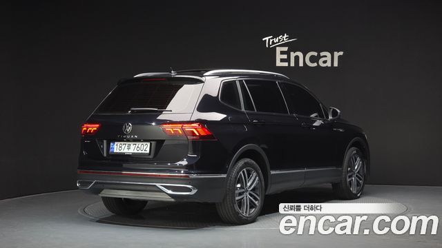 Volkswagen Tiguan 2.0 TSI Prestige - фото 1